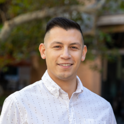 Manuel Perez Headshot